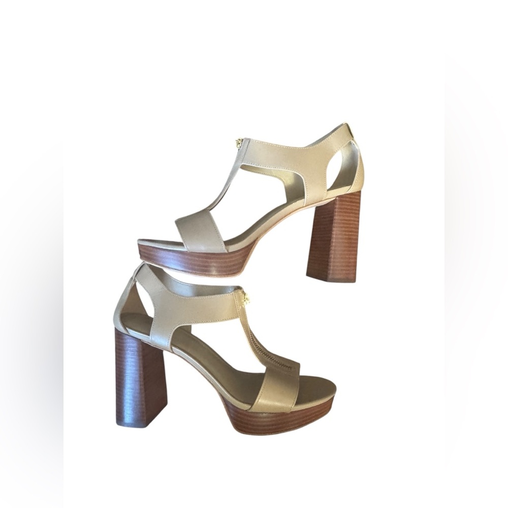 MICHAEL Michael Kors Berkley Leather platform Block-Heel Sandals 9.5 Nude NWT